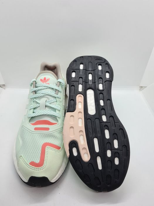 Adidas Day Jogger Boost FW4829 nr. 36,36 2/3,37 1/3