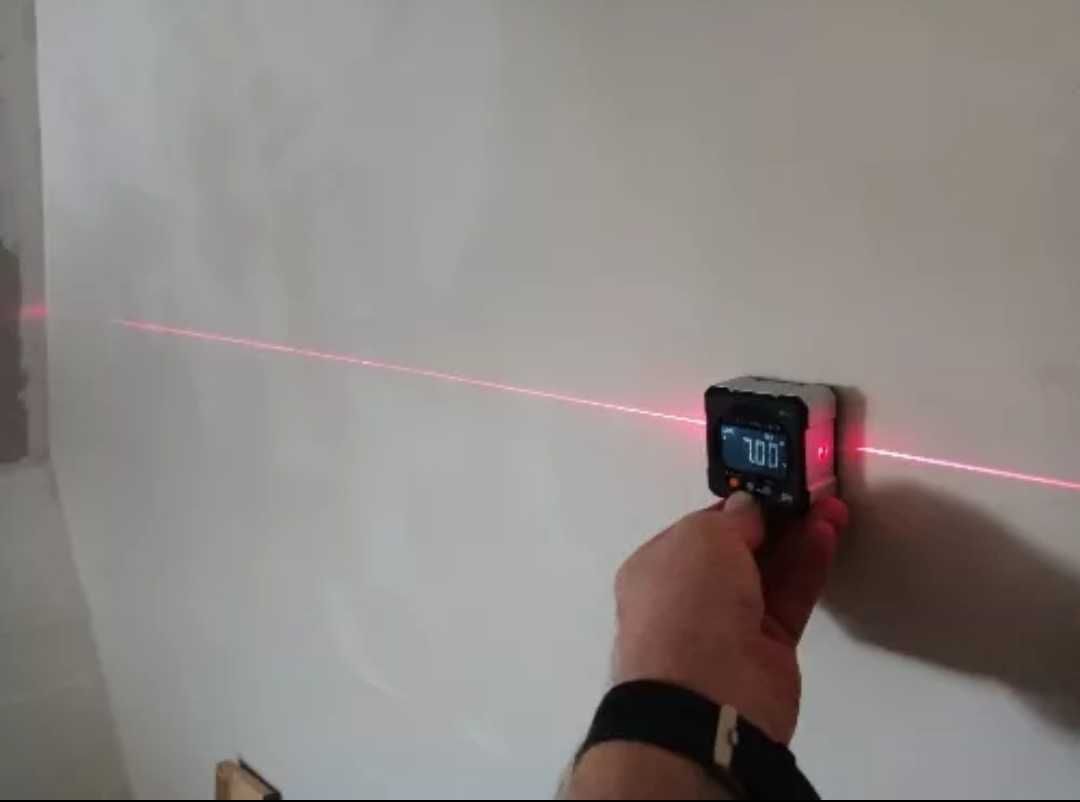 Boloboc-cumpana-nivela-inclinometru digital cu laser