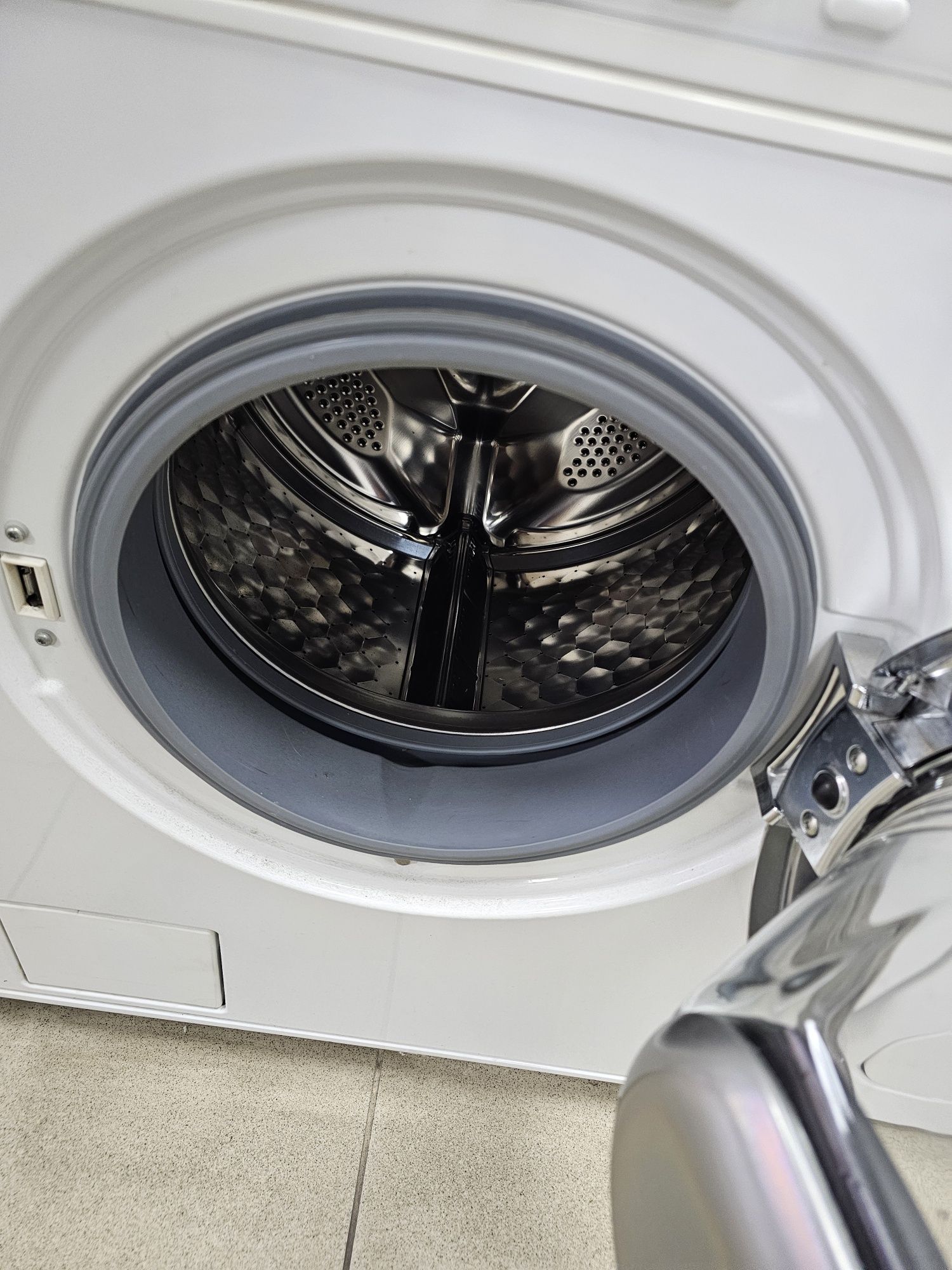 Пералня със сушилня висок клас Miele WT2780 A++ 6kg/3kg 24м. гаранция