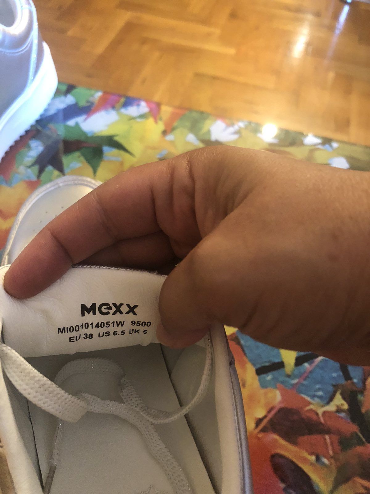 Продавам оригинални обувки MEXX