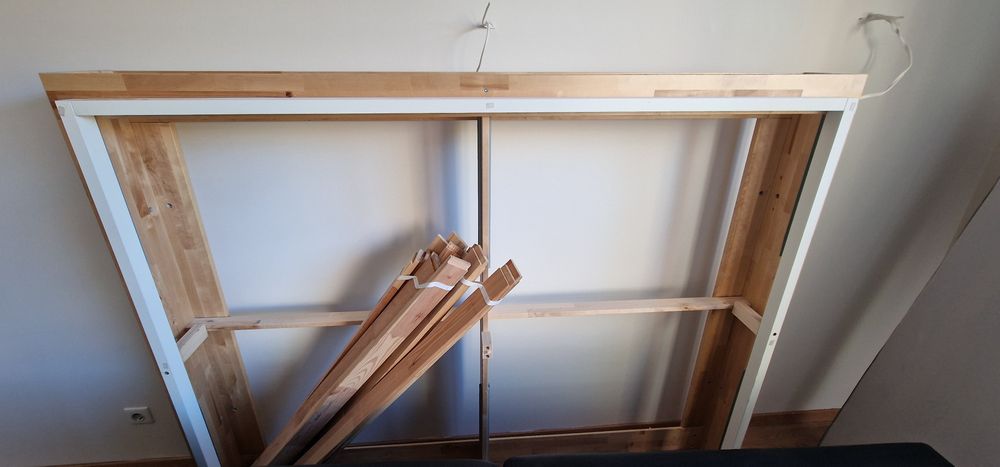 Спалня с матрак и гардероб