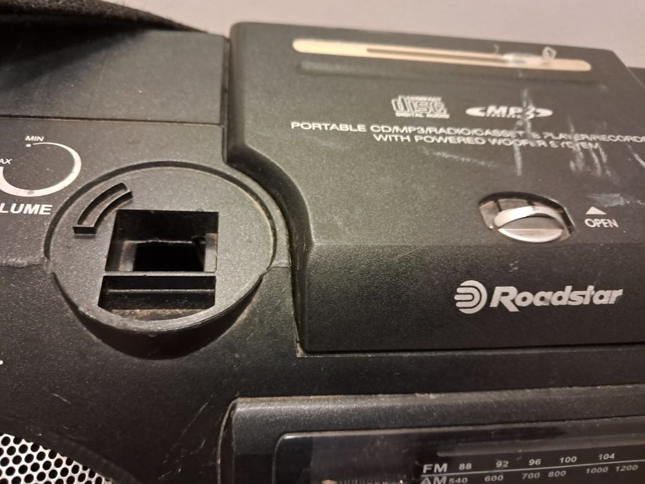 Roadstar radio casetofon si cd.