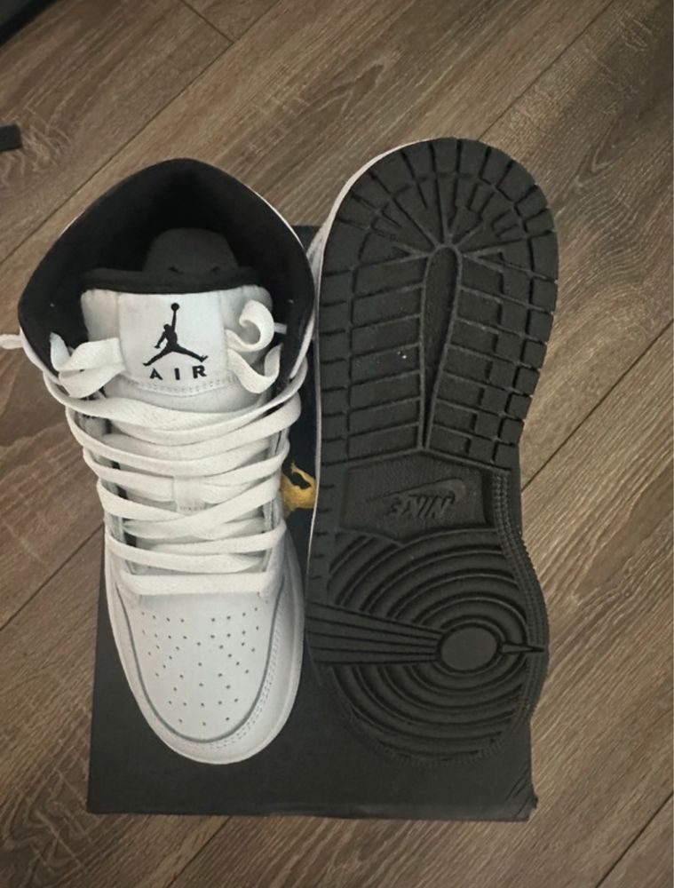 vand jordan 1 mid