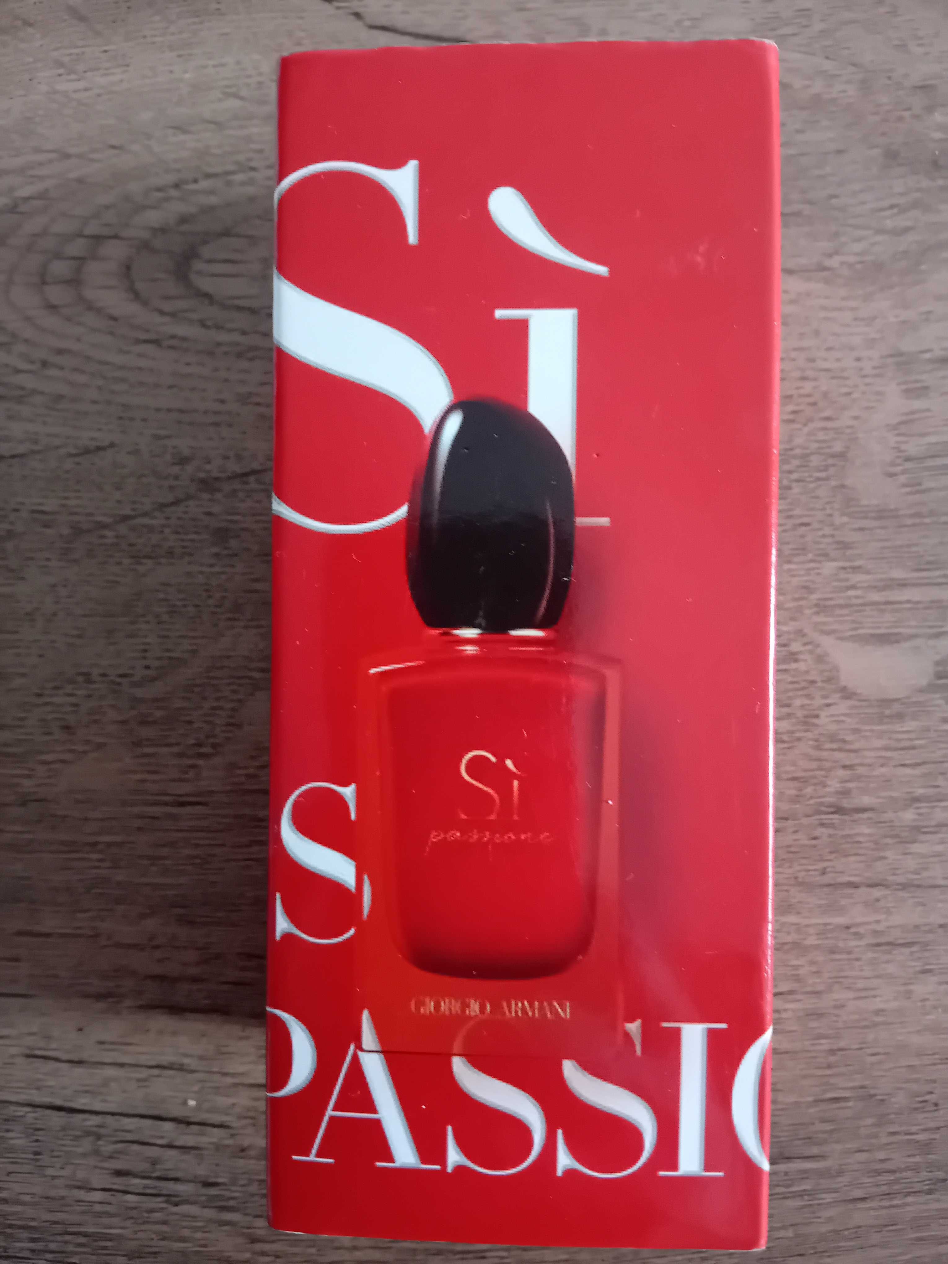 Parfum de dama Si Passion de la Giorgio Armani