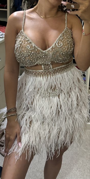 Rochie Nadare cu pene albe pe comanda de nunta eveniment