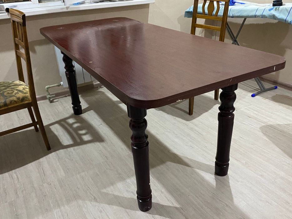 Кухонный (обеденный) стол