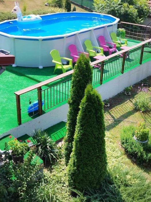 Продавам овален басейн