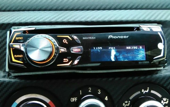 Продам мажок магнитофон пионер дельфин