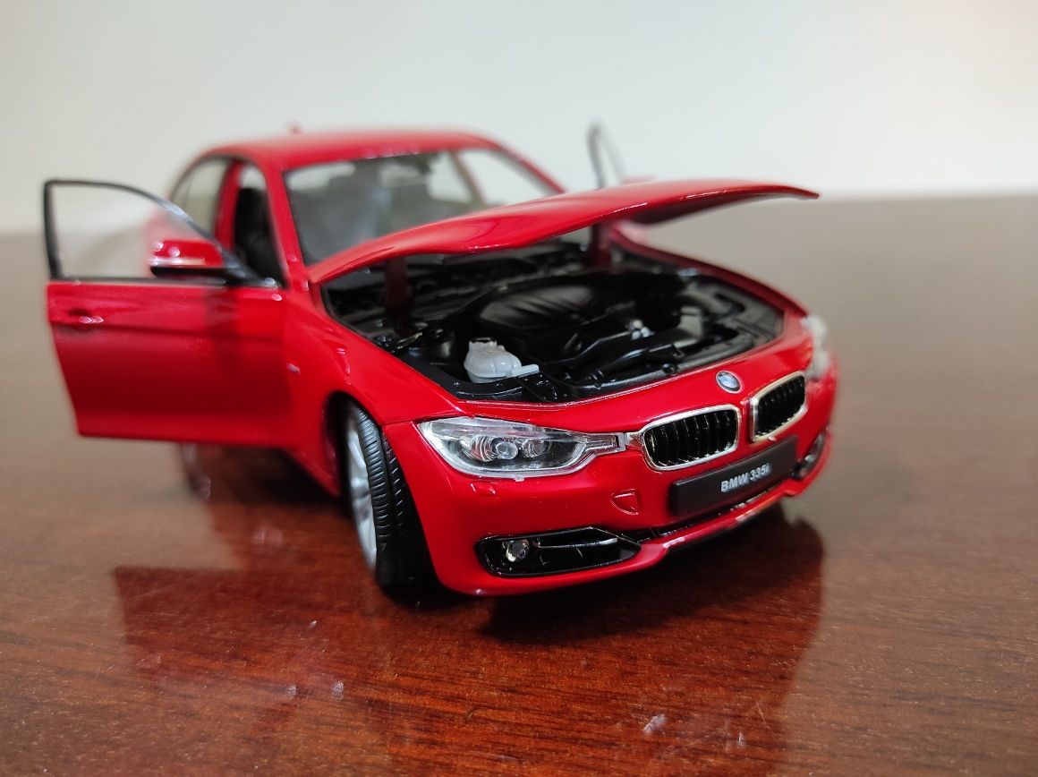 Machetă BMW Seria 3 , 1/24 nouă în cutie.