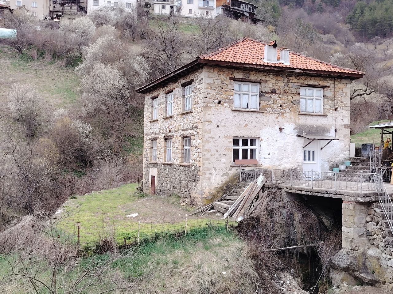 Продава се Къща в с. Подвис, Област Смолян - 6 кв.м за 12750 €/кв.м - Снимка #10