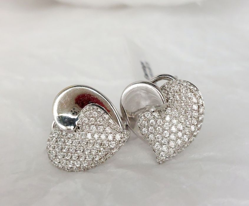 Продам нежные золотые сережки сердечки