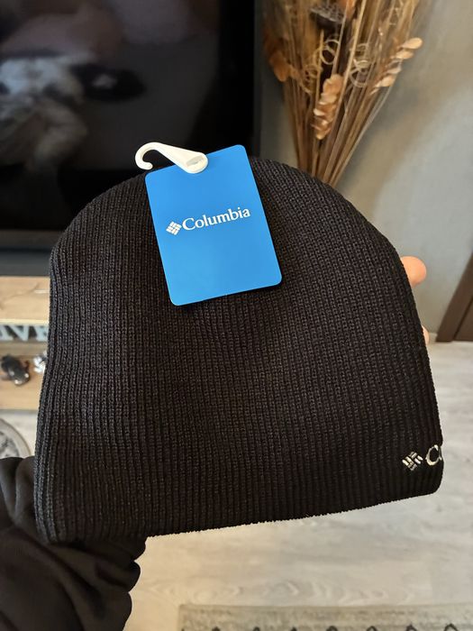 Caciula Columbia Nou cu eticheta !