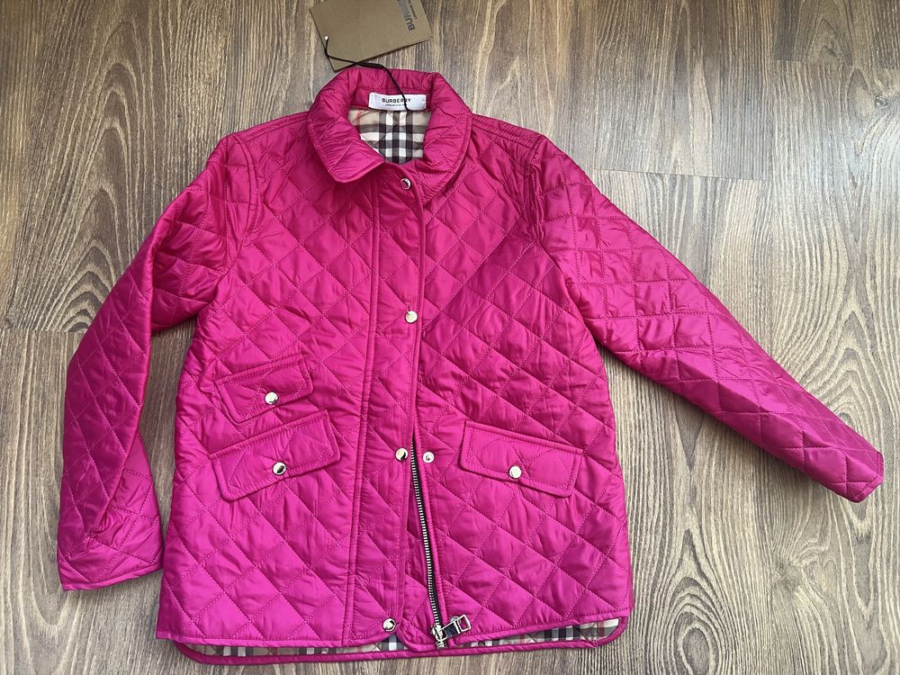 Дрехи Guess Nike adidas karl burberry gucci zara tommy hm benetton