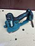 Masina taiat bare filetate Makita DCS102