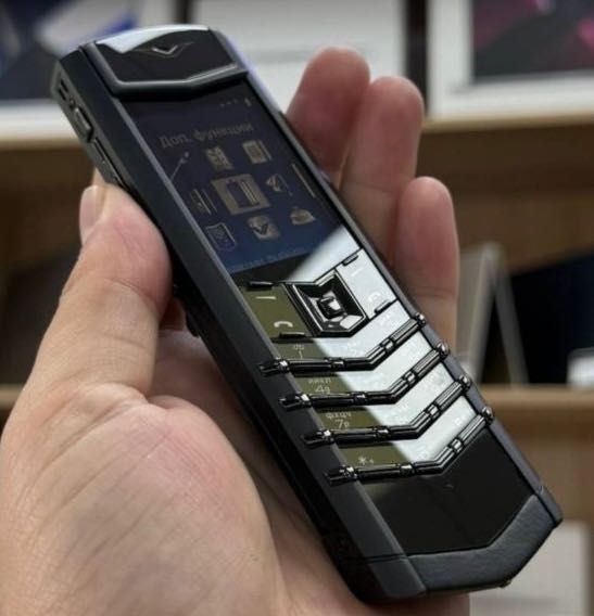 Vertu signature S