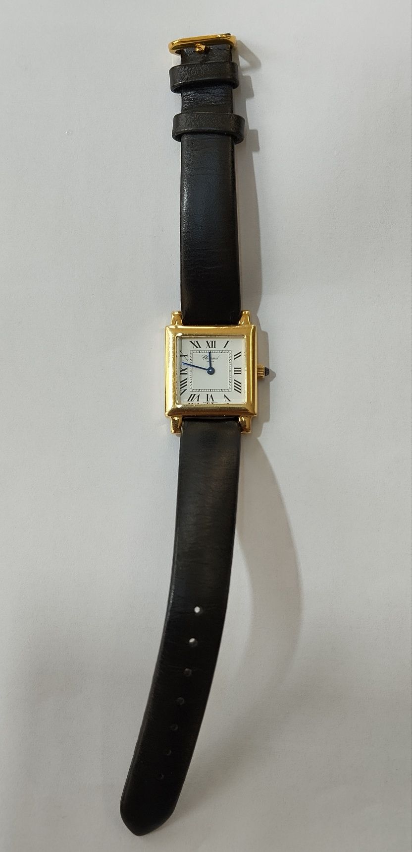 Дамски часовник златен 18k Chopard Geneve
