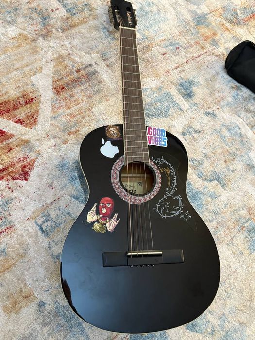 Продаётся гитара в отличном состоянииии