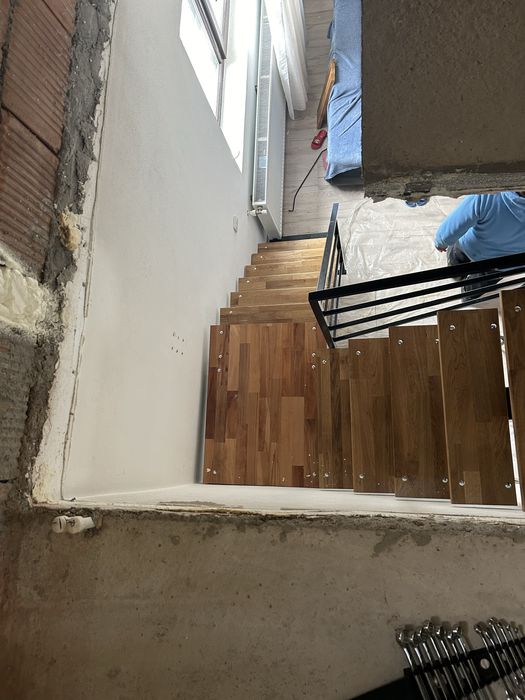 Porti, garduri , balustrade , scari interioare si exterioare etc.