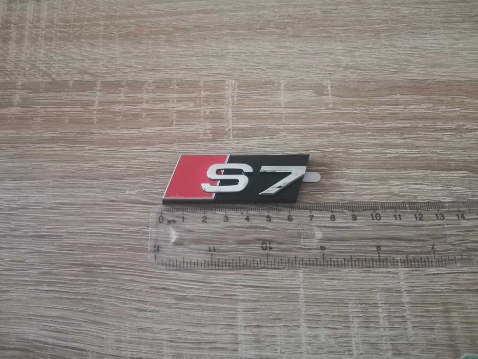 Предна решетка сребриста емблема Audi S7