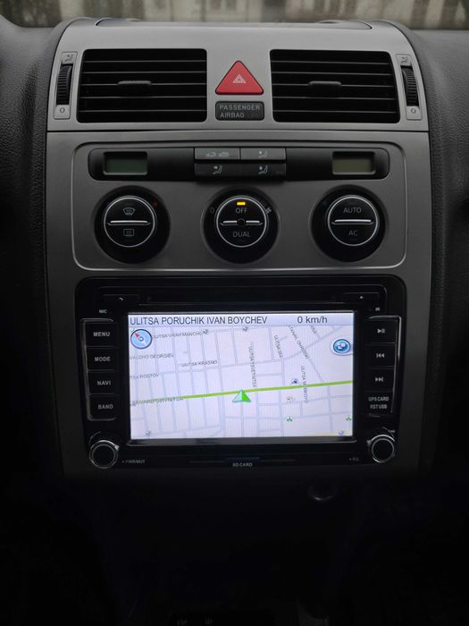 VW Touran | 1.9 TDI | Навигация | Задна камера |+4 летни гуми с джанти