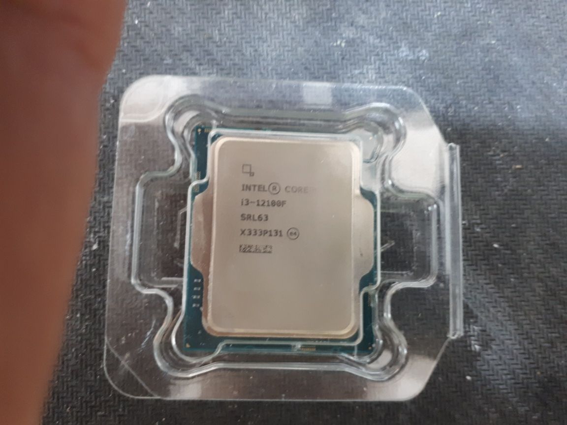 Intel Core i3- 12100f