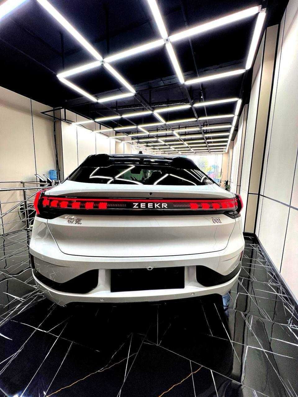 Zeekr 001 You Z-Sport version