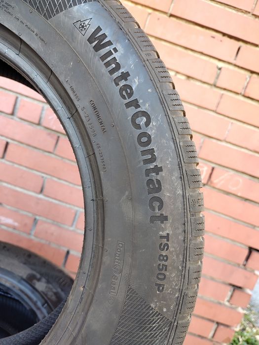 Продавам 4 зимни гуми 215/65/17 Continental