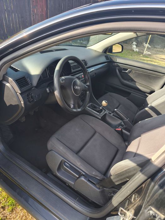 Vând Audi A4 avariat