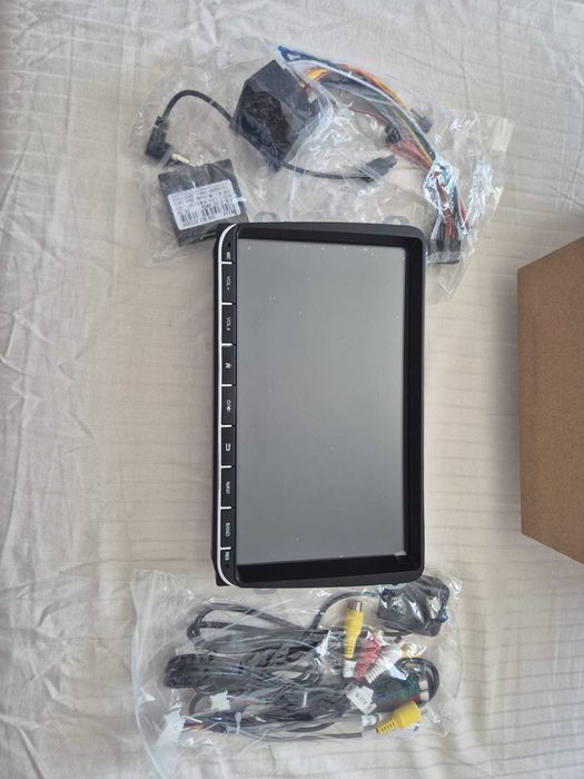 Navigație auto 9” CarPlay & Android Auto, 2GB RAM, 32GB memorie, Nouă!