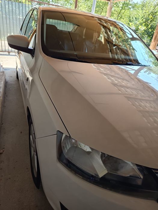 Skoda Rapid 1.6 diesel 2013, cu schinuri facute recent!!!