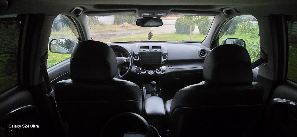 Toyota RAV4 2.2 D-4D 4x4 – întreținut exemplar, multe piese noi