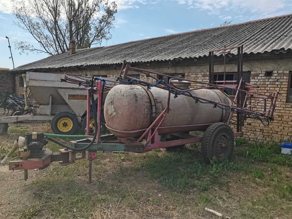 Instalatie de erbicidat tractata