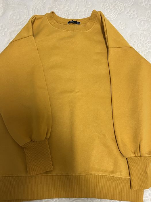 Pulover bershka marimea M culoare galben