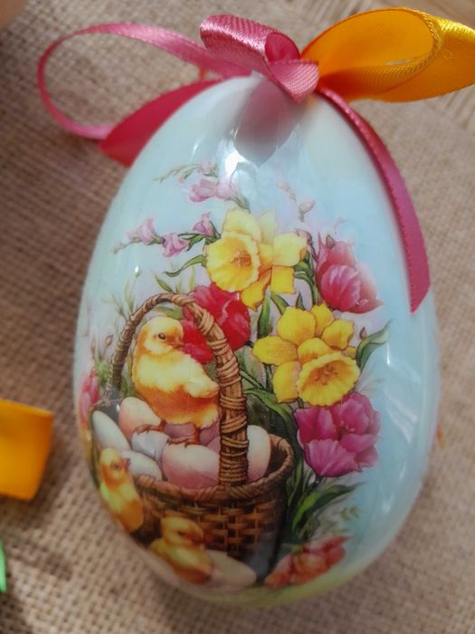 4 Oua decorative de Paste,foarte aspectoase,dimensiune 10cm