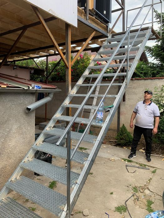 Scara metalica zincata  exterioara pentru ,case, beciuri și incendii
