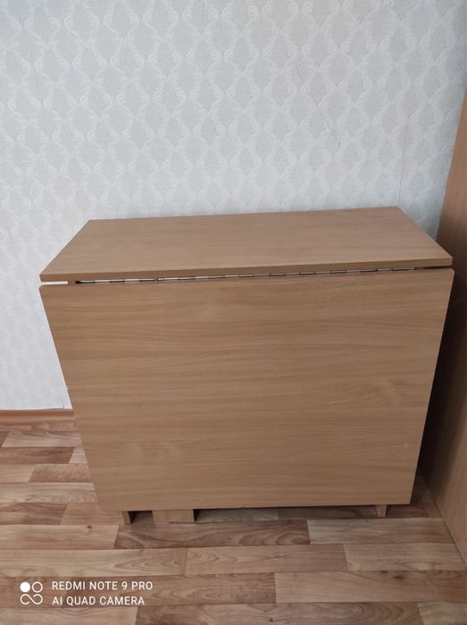 Продам стол книжку