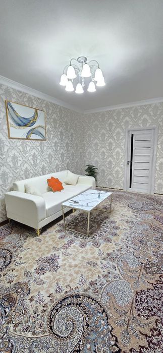 Чиланзар -11 квартал 2-х комнатная, возможна ИПОТЕКА