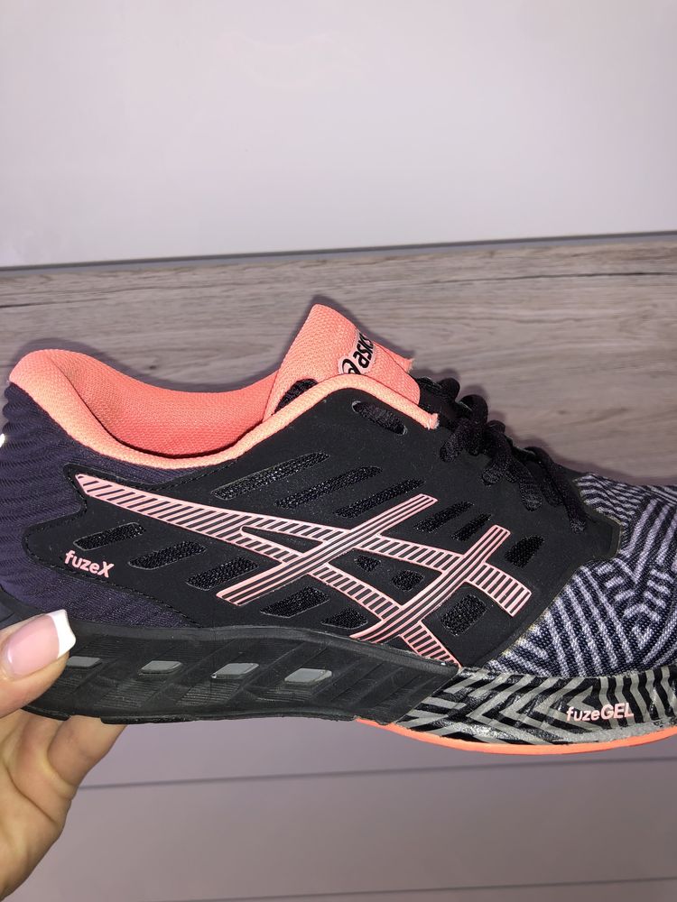 Маратонки ASICS FuzeX 38