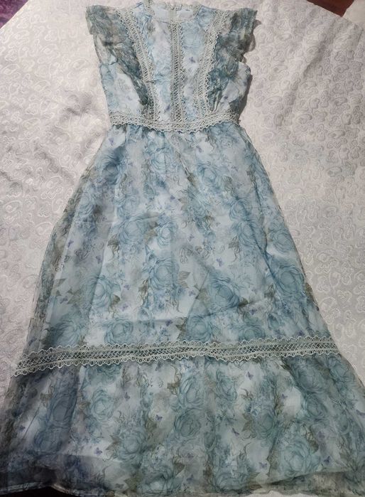 Дамска дантелена рокля в  размер S