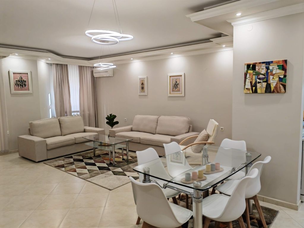 Дава се под наем Тристаен апартамент в София, Красно село - 125 кв.м за 800 € - Снимка #1