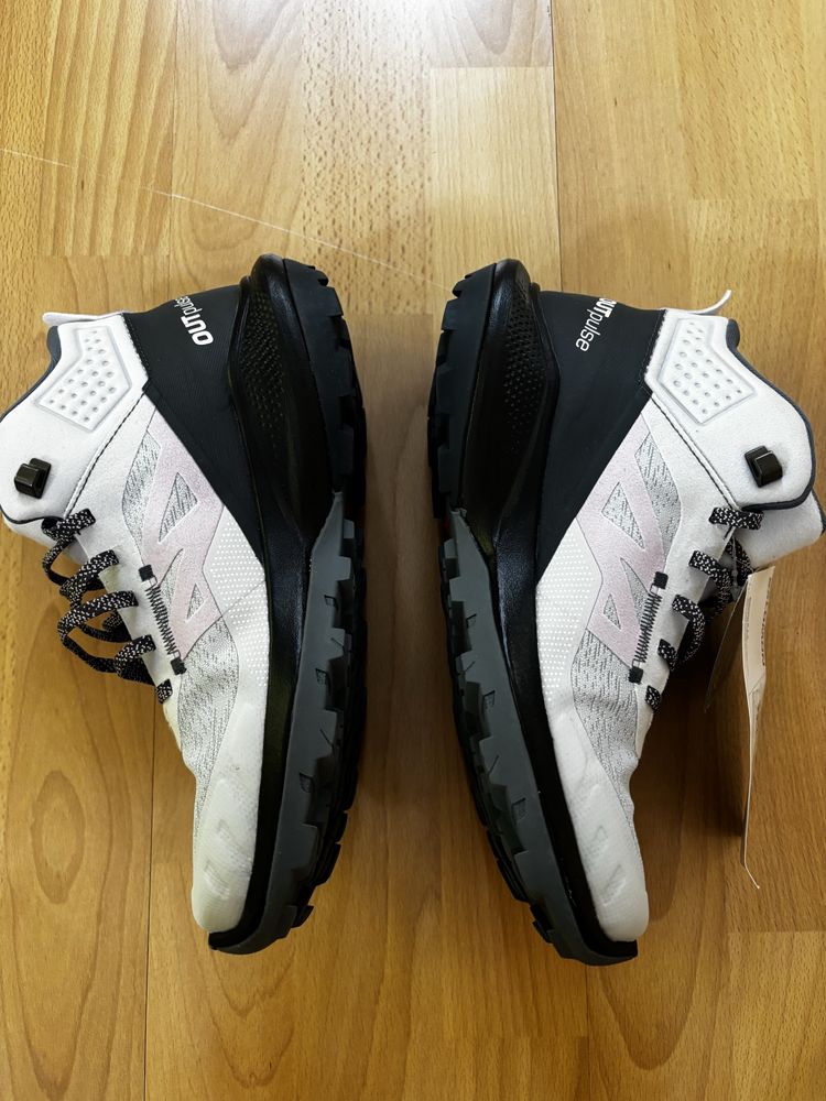 Salomon Outpulse Mid Gore-Tex