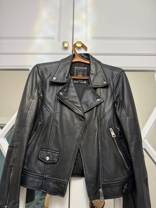 Кожаный косуха. Бренд Зара. Размер xs-s