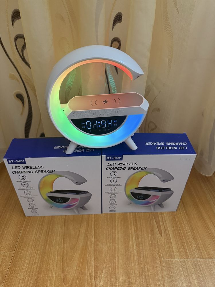 Lampi cu wireless-încarcare telefon,bluetooth,aux,radio si alarmă