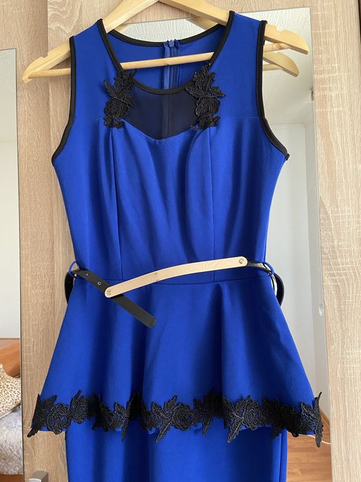 Официална рокля