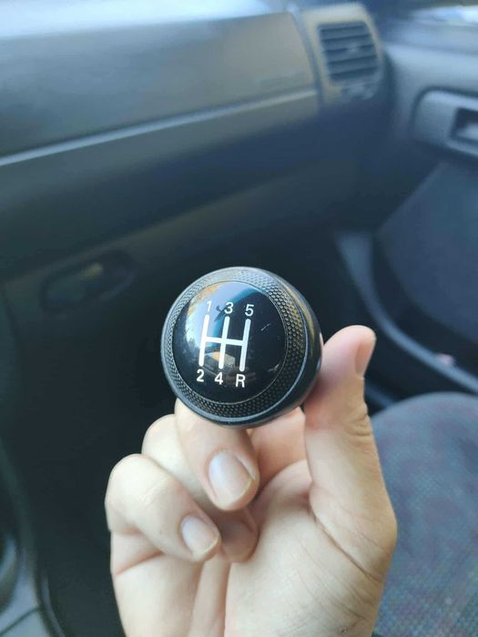 Темпомат за Ауди а4В5,и Топка за скоростен лост-цена 10лв.