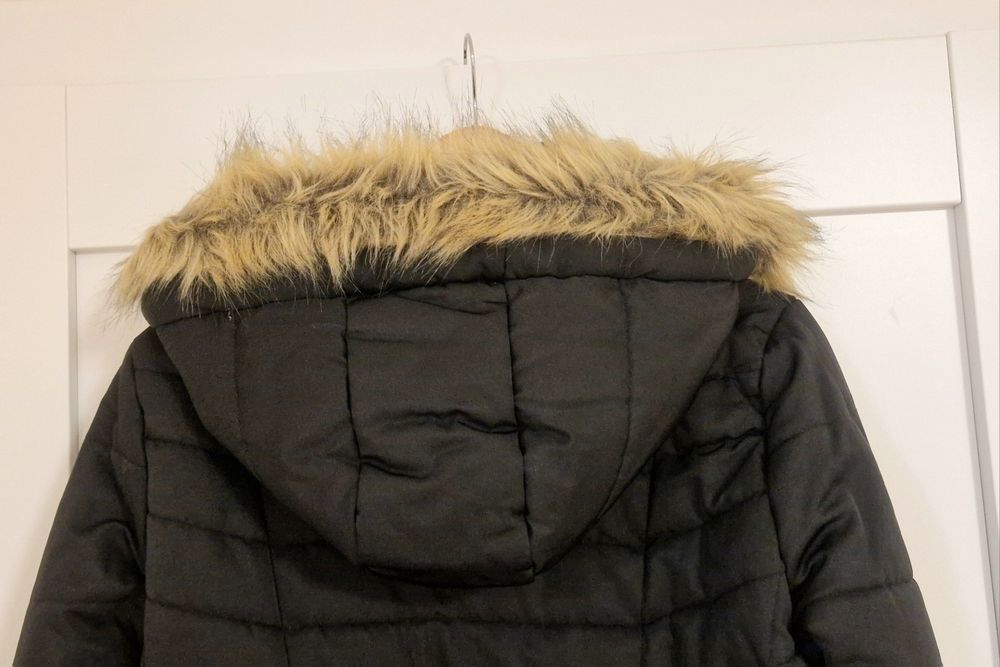 Дамско зимно  яке LC Waikiki, размер L
Размер: