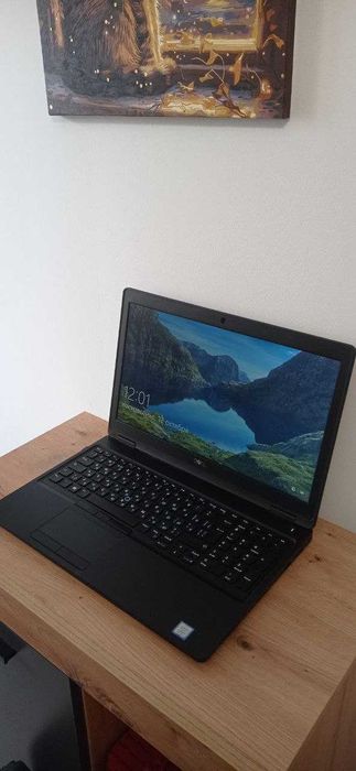 Лаптоп Dell Latitude 5590