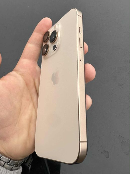 Iphone 16 pro Blocat pe rețea