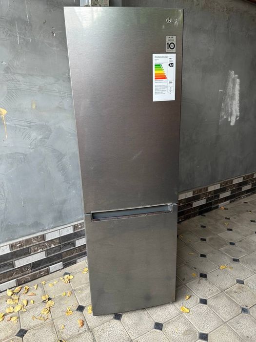 Срочно продаю холодильник