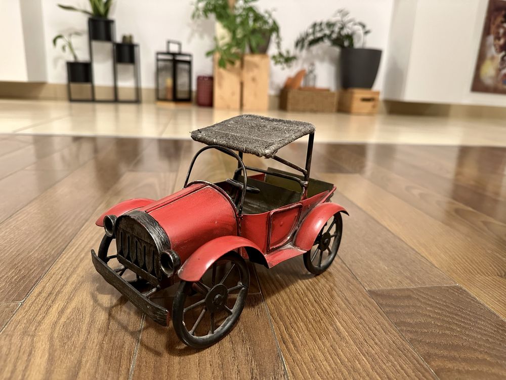 Automobile in miniatura: metalice si lemn - jucarii